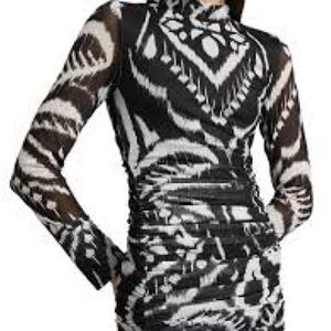 NWT Farm Rio
Pineapple Ikat Tulle Midi Dres Black Black and White Patter Dress